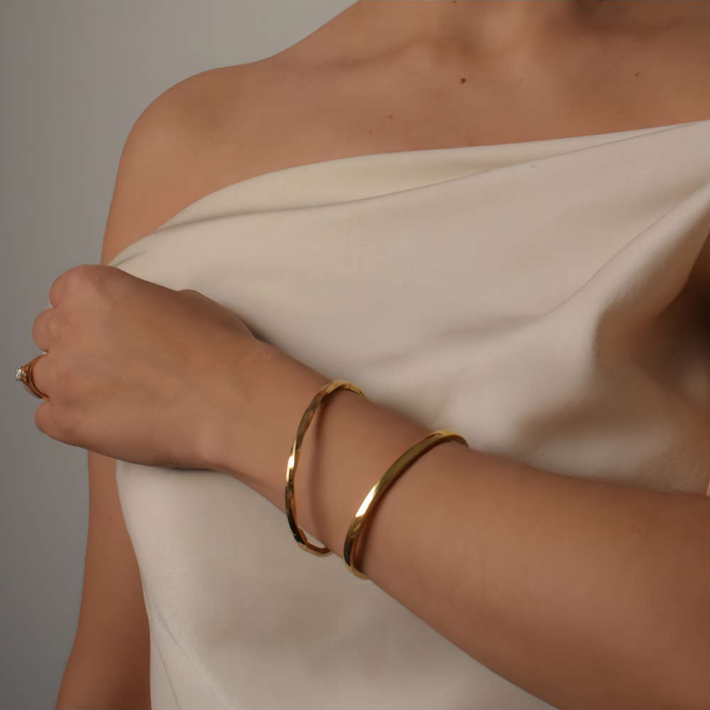 14K Gold Twisted Bangle