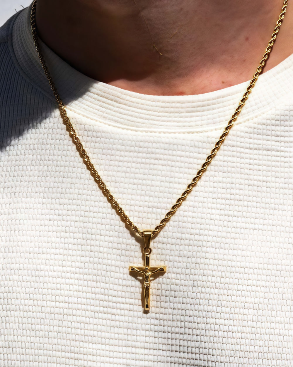 14K Gold Antique Cross Pendant Necklace